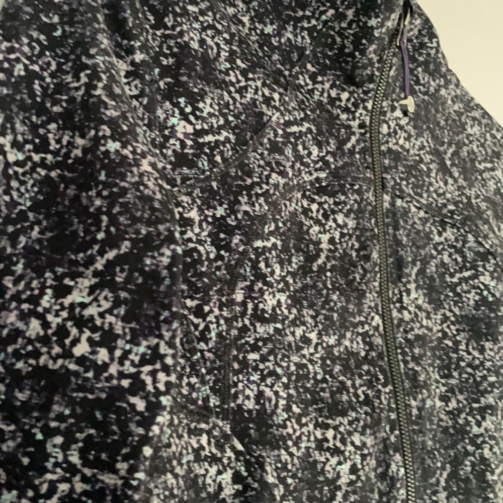 lululemon jacket - Picture 2 of 4